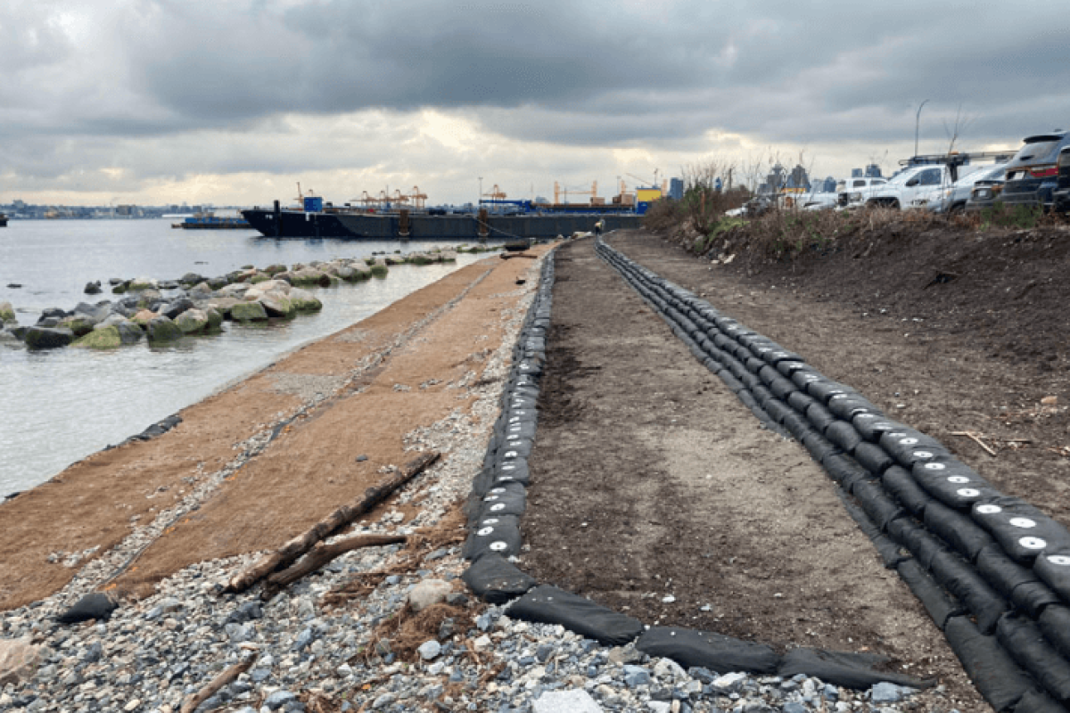 SHIP LOAD-OUT AND GRAVEL BED - 3